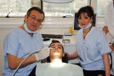 Plaisir anal au cabinet dentaire